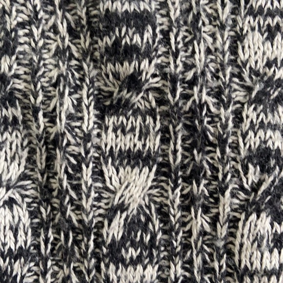 Sweater - Picture 4 of 4